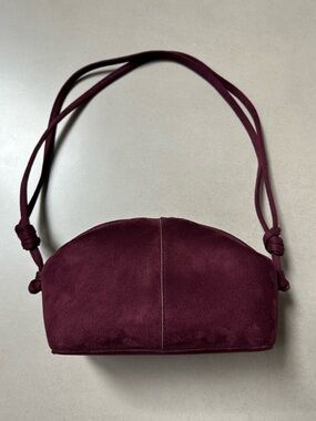 Banana Republic VEGAN LEATHER CROSSBODY BAG - Wine